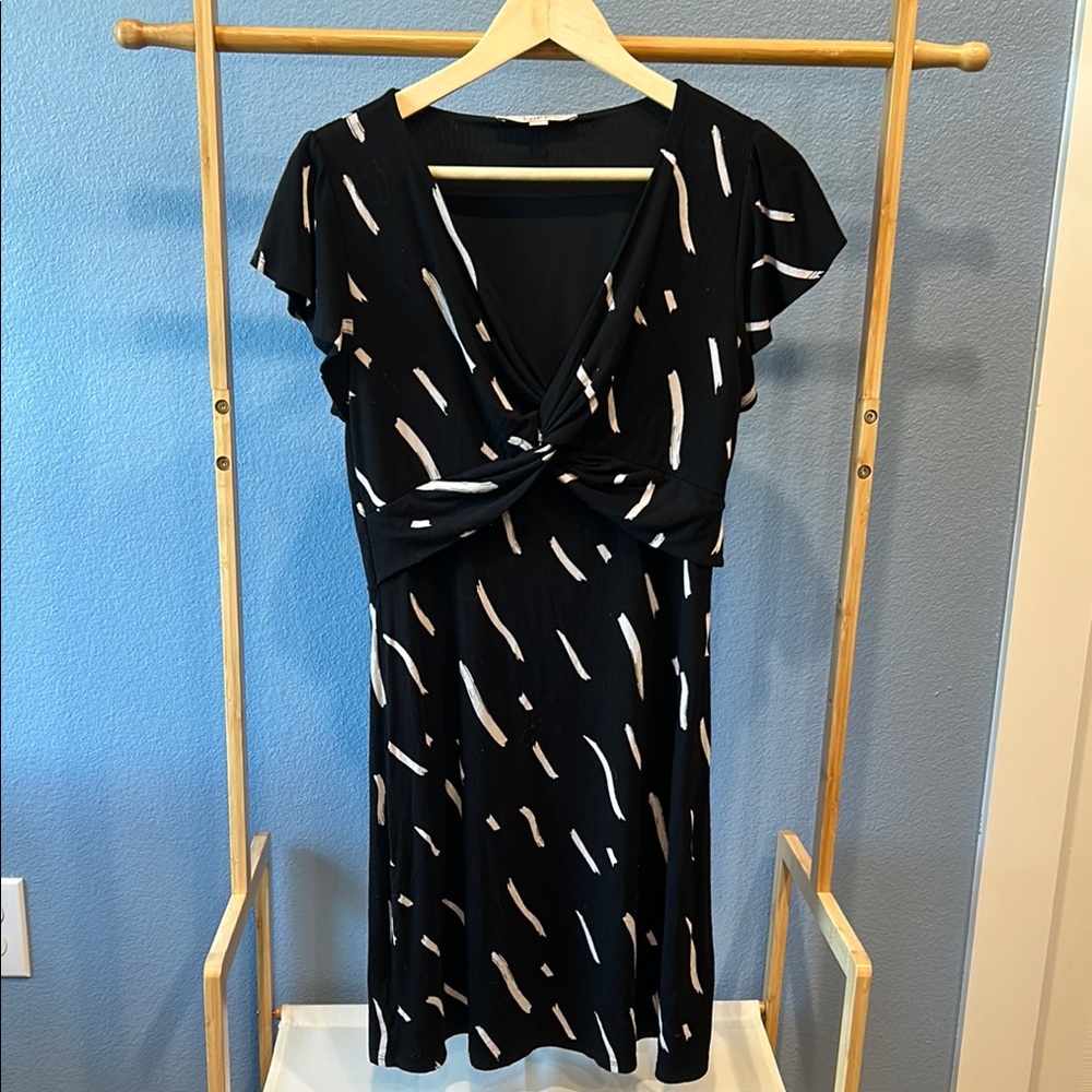 LOFT Black and White Flutter Sleeve Dress S EUC